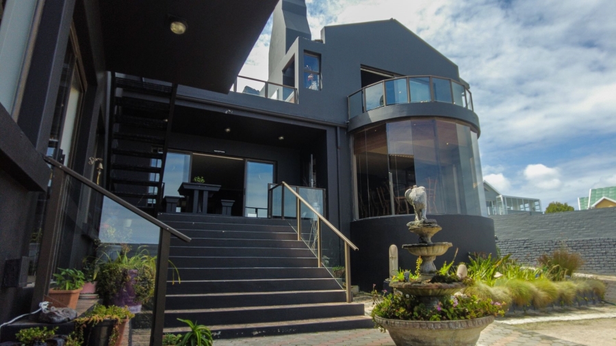  Bedroom Property for Sale in Dana Bay Western Cape